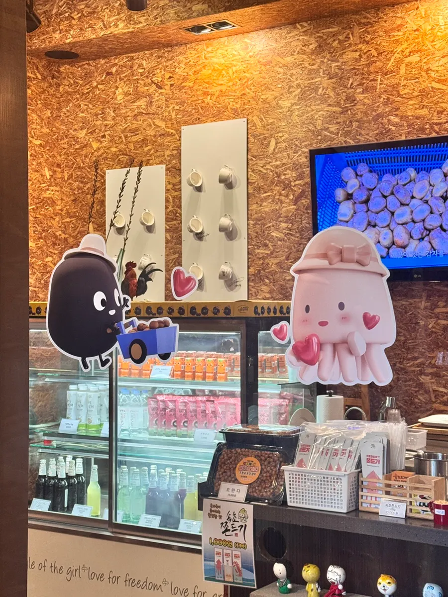 Squid jjondeugi character with small potato bread stickers