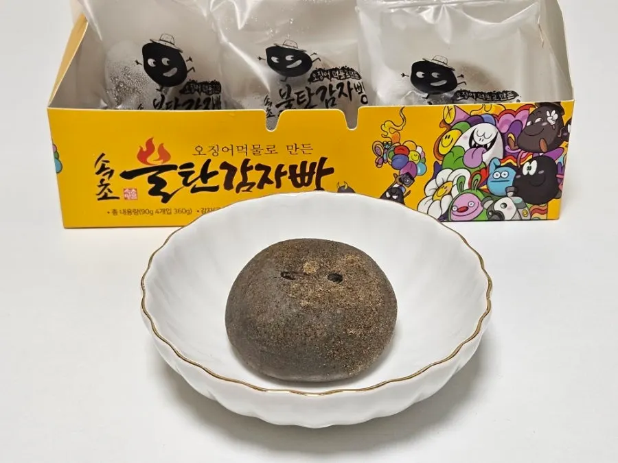 Sokcho potato bread made with Gangwon-do potatoes on display
