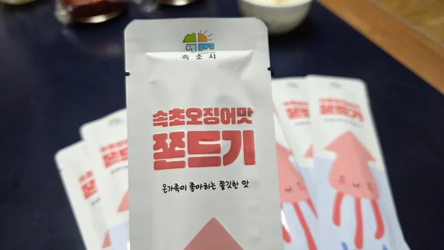 Package of squid-flavored jjondeugi