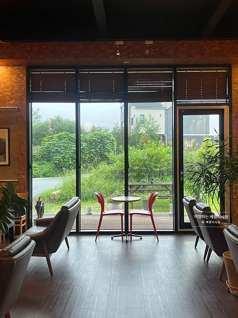 Display area inside the Sokcho Bultan Gamja Bread café
