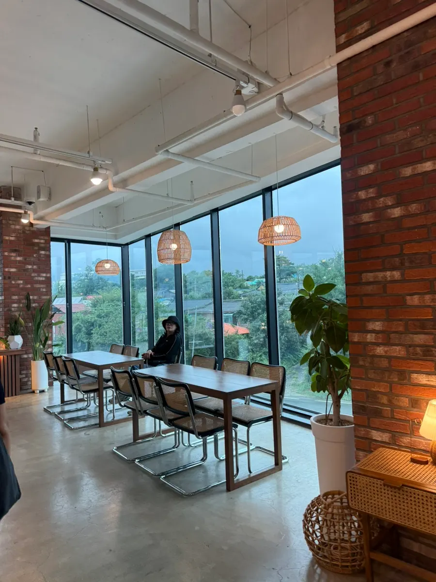 2~4층을 사용하는 카페너래 공간