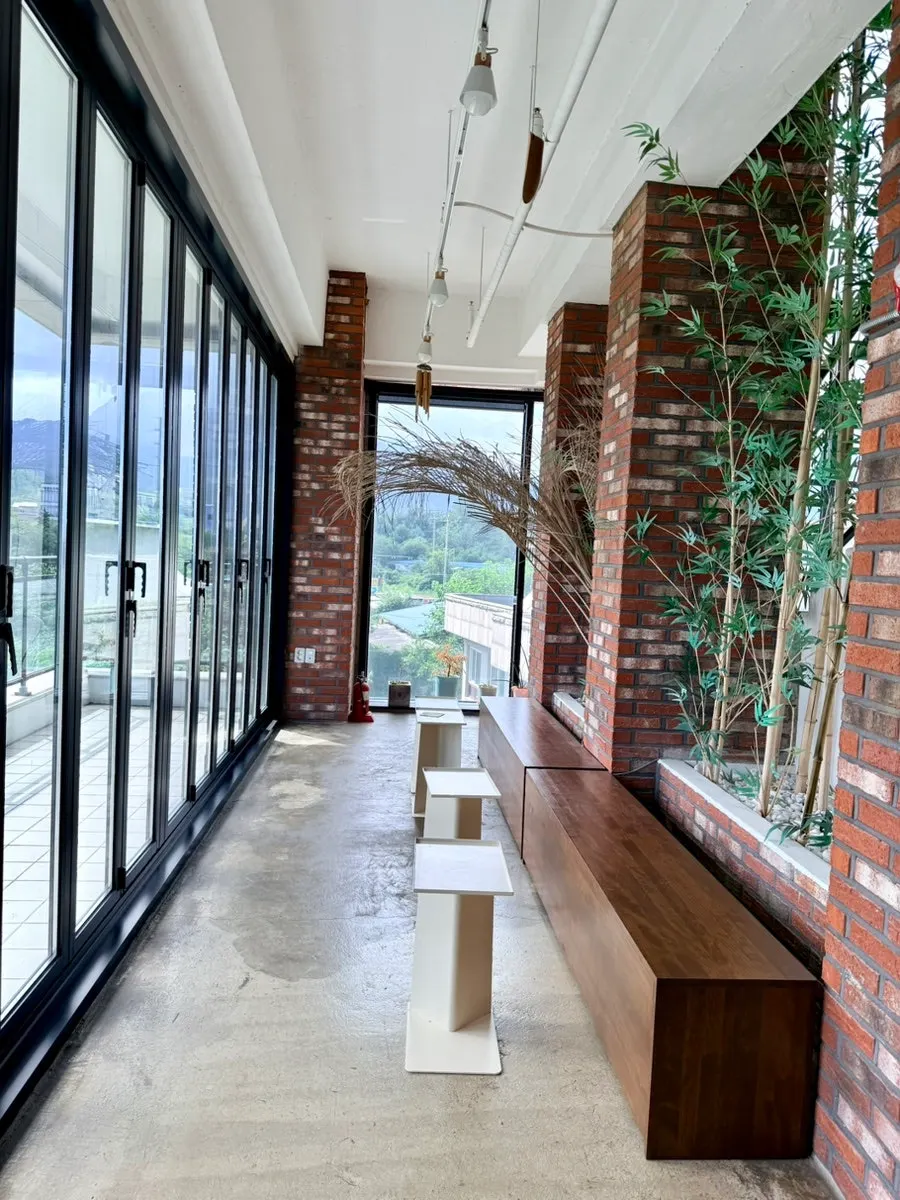 Indoor photo zone with stone stepping stones