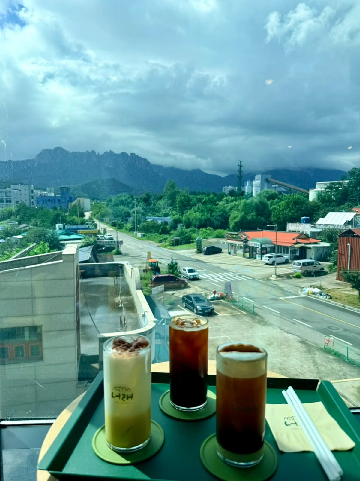 Window seat at Cafe Neorae with a view of Ulsanbawi Rock