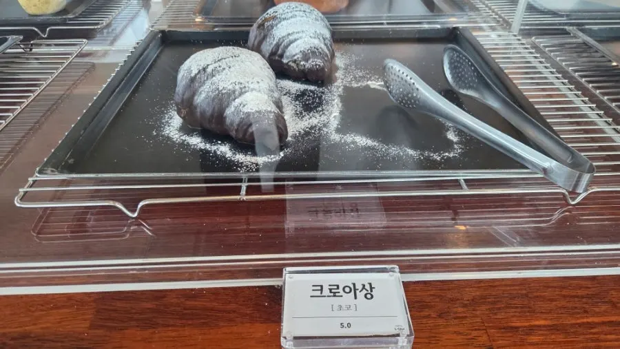 카페너래 크로아상