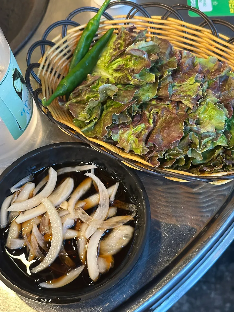 Lettuce wraps and onion sauce