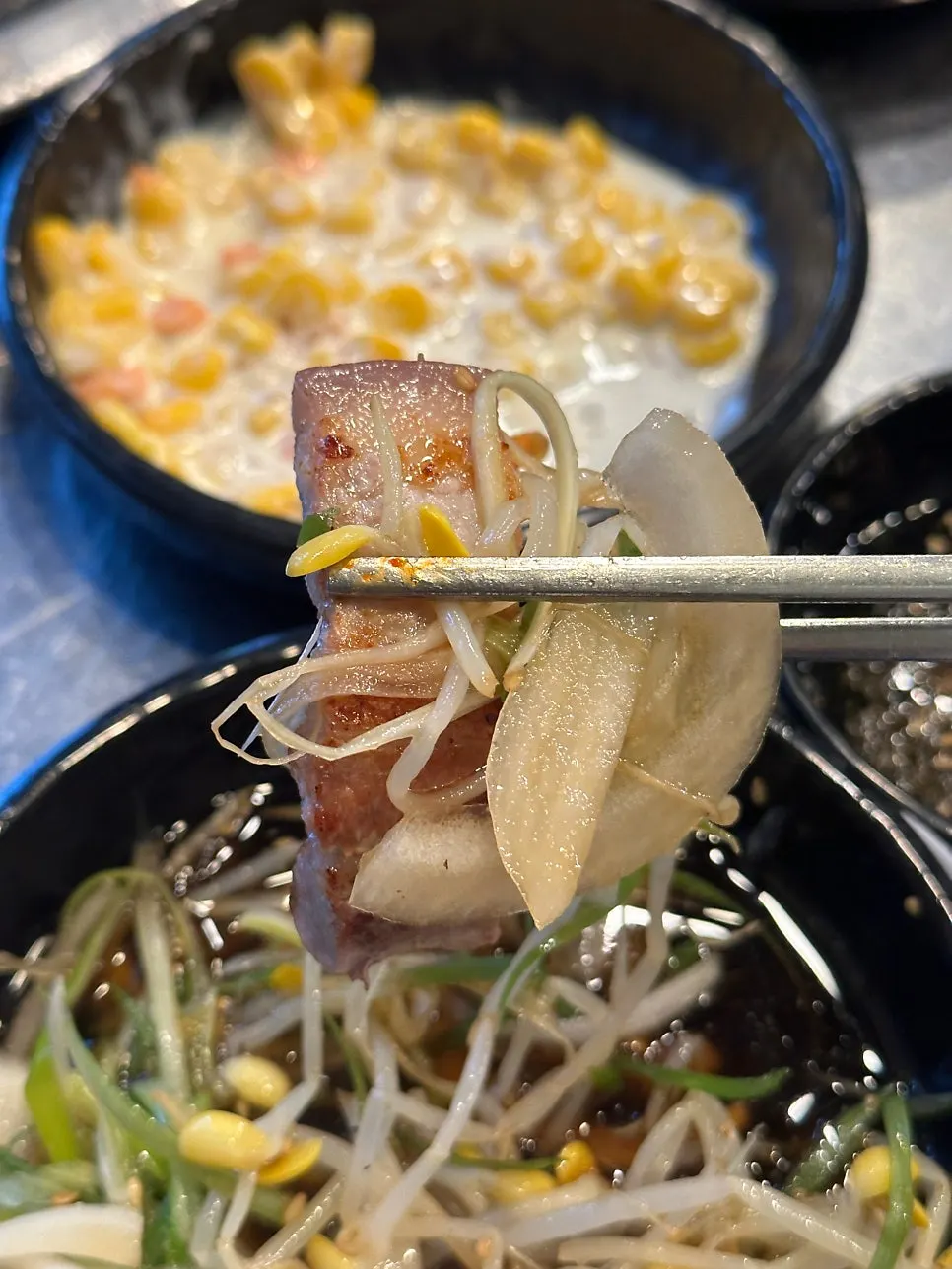 Grilled pork belly with scallion-onion sauce