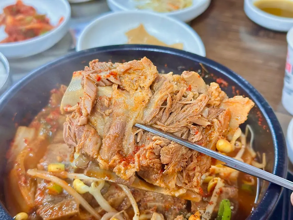 A spoonful of ppyeohaejangguk broth