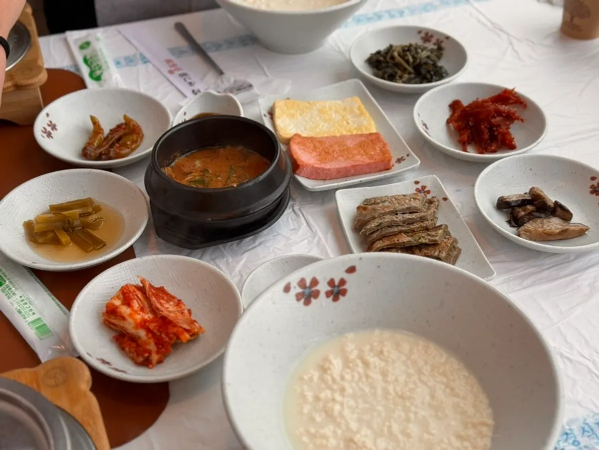 A full spread of chodang sundubu at Yetgoeul Sundubu in Sokcho