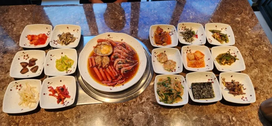 키오더 주문과 편백찜 메뉴 구성