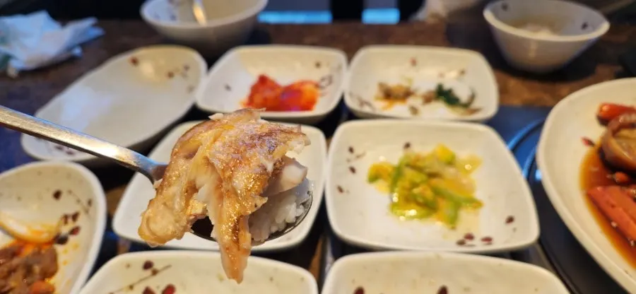 한 상에 차려진 밥반찬