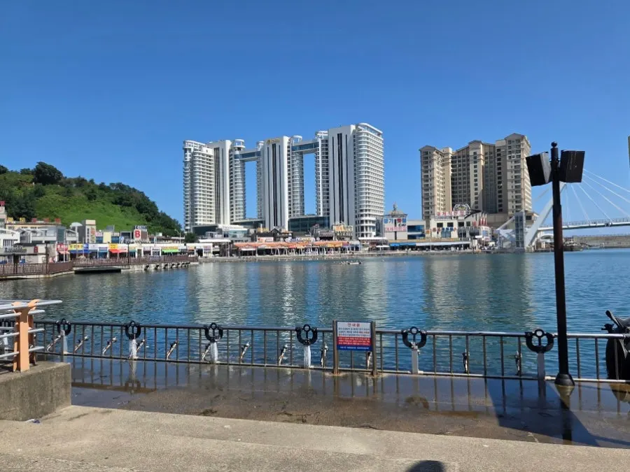 View of Daepo Port from Palpal Hoesenta