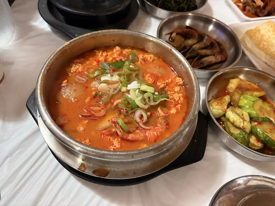 Visiting Daecheongmaru on Gwangwang-ro in Sokcho