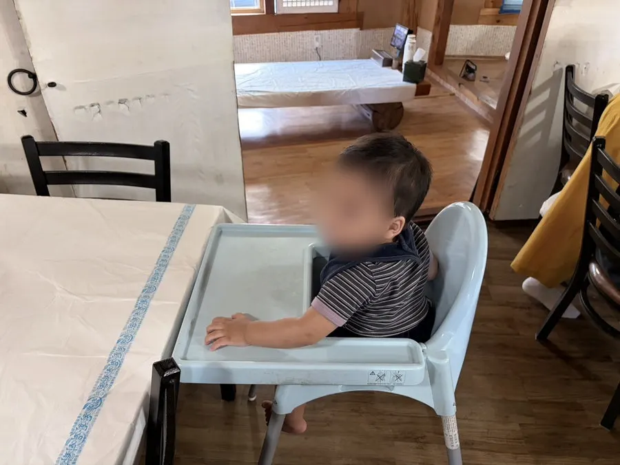 A baby chair available at Daecheongmaru
