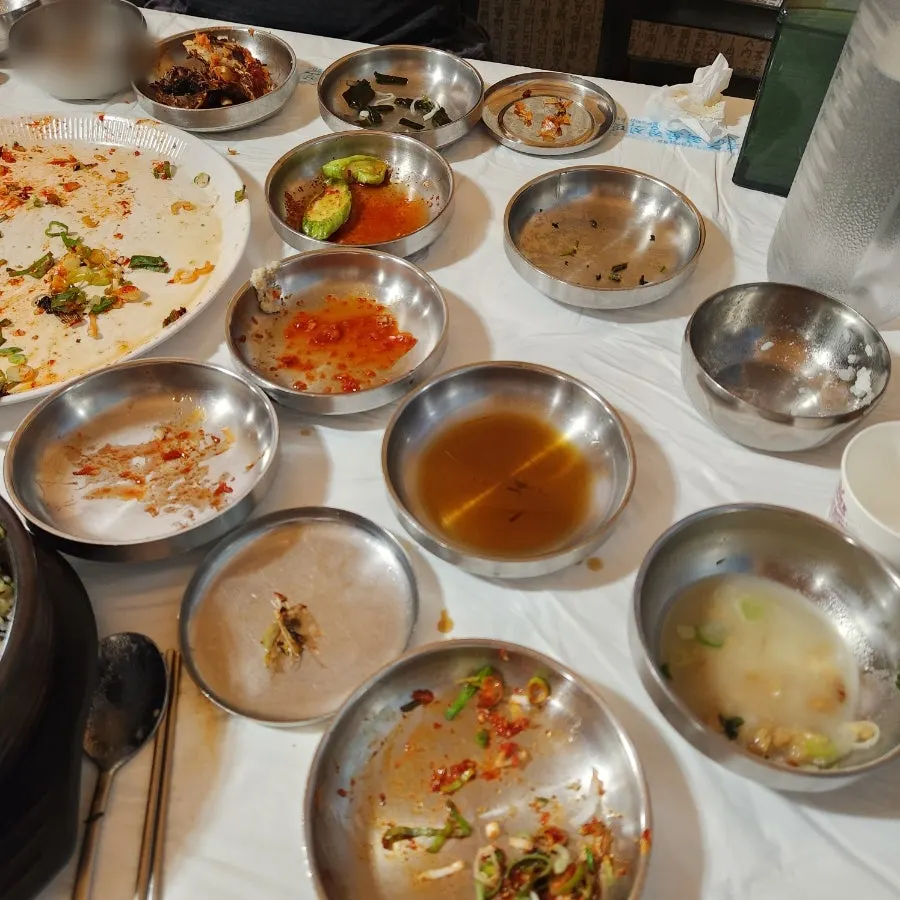 Table almost completely cleared after the meal