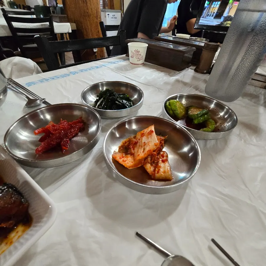 豆渣汤与拌菜基本小菜一桌