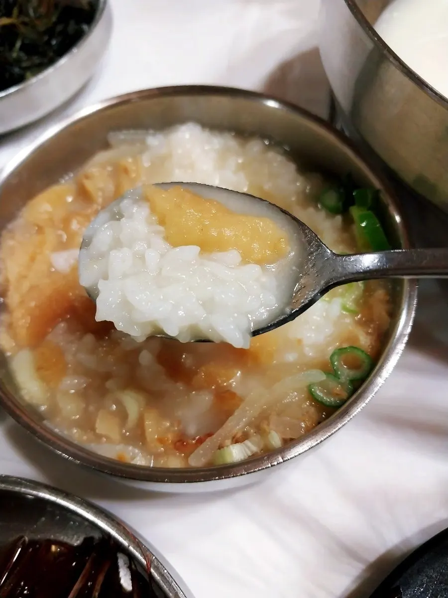 Rice mixed into hwangtae haejangguk