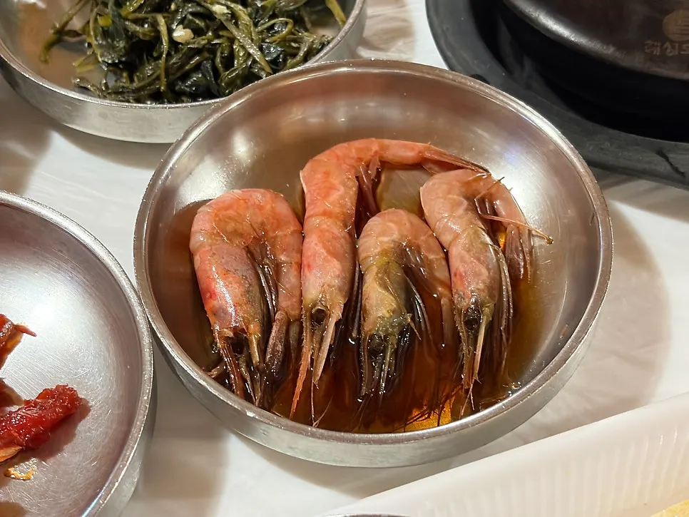 순두부와 함께 나온 다양한 반찬