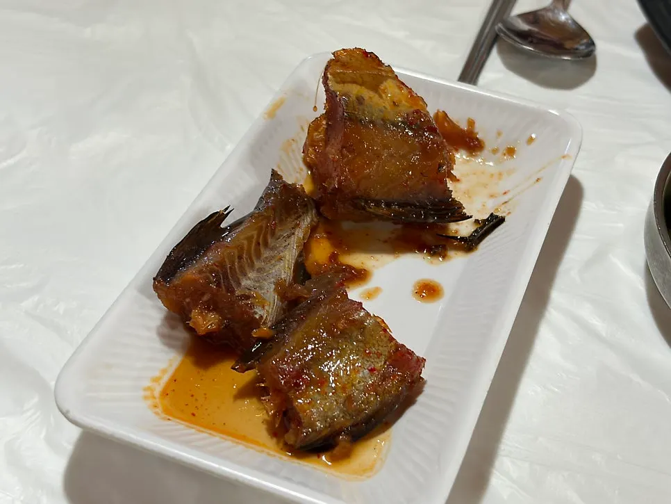 간장과 함께 나온 두부무침