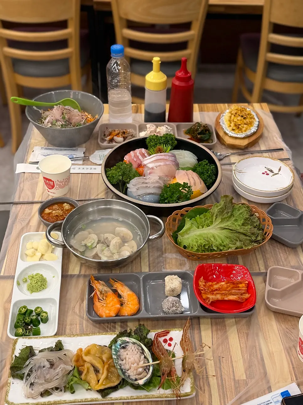 Seafood table fully set before the snow crab arrived