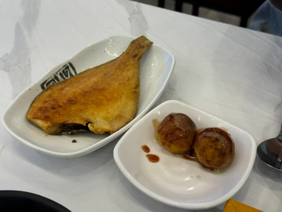 기본으로 나온 오징어회