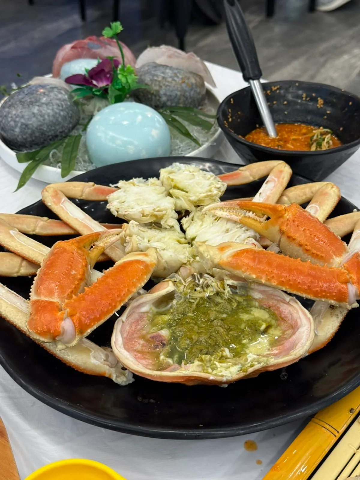 코스에 나온 광어 활어회 접시