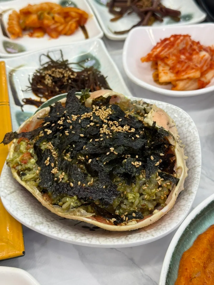 빈 공간 없이 꽉 찬 대게 다리 단면