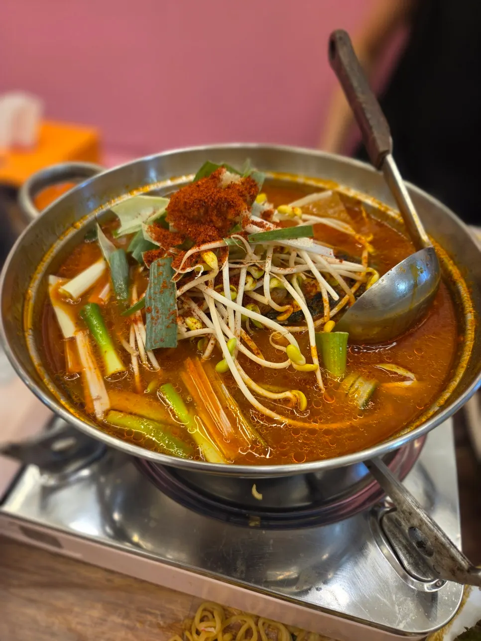 Spicy fish stew simmered with flounder bones