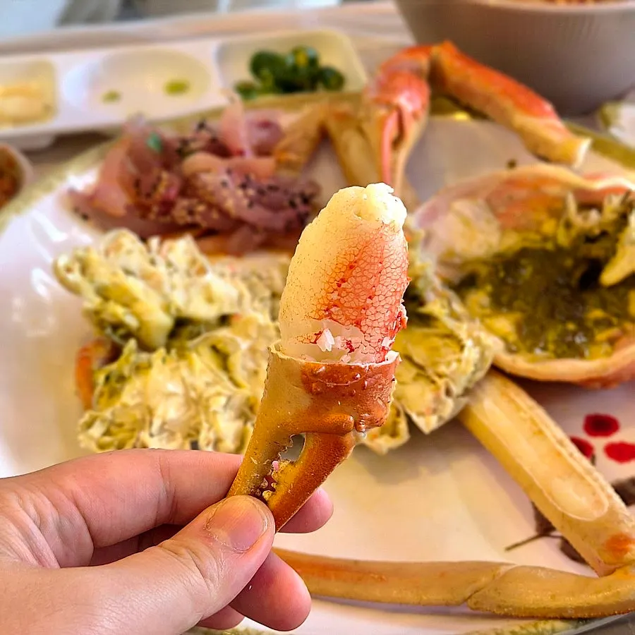 길게 발라낸 대게 다리살