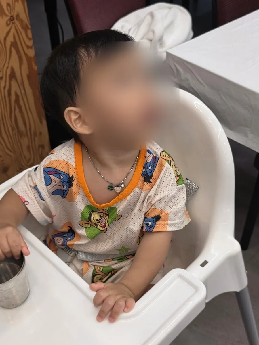 Baby chair set up at a table at Hanggu Hwareo