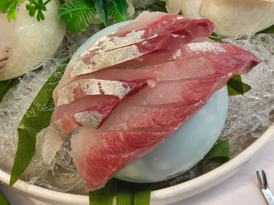 Sashimi plate with amberjack, rockfish, and flounder