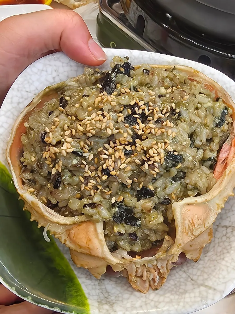 Crab innard fried rice at Hanggu Hwareo