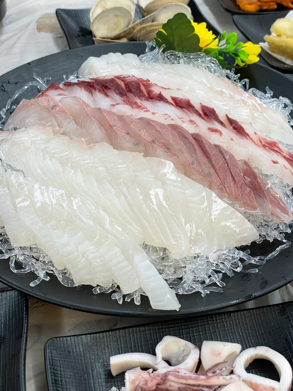 Crab and sashimi A set menu