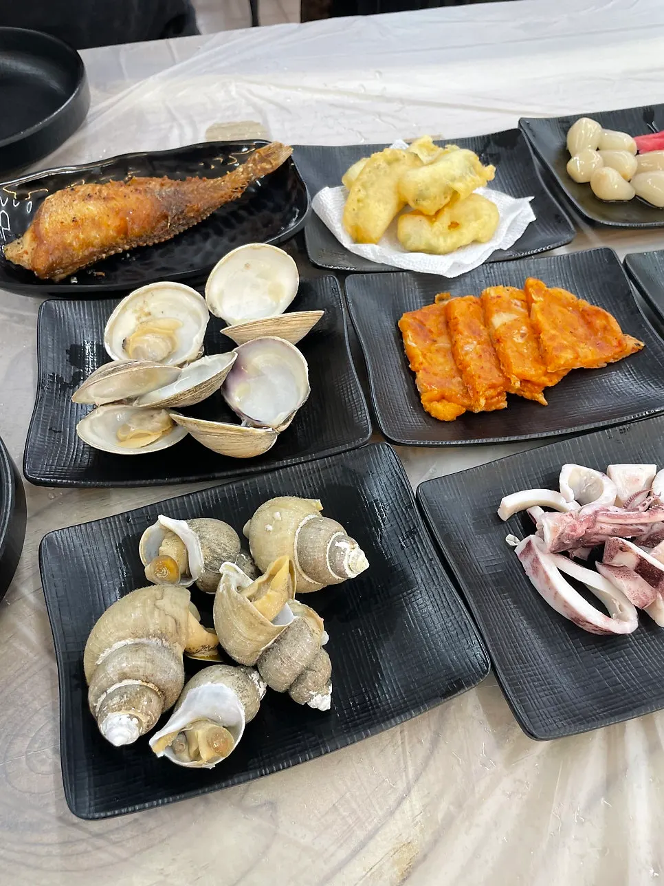Several kinds of assorted side dishes