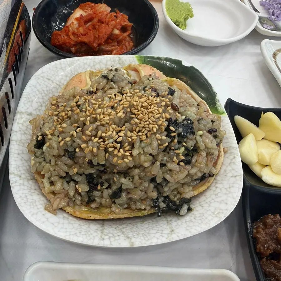 Plate of crab meat picked from the body