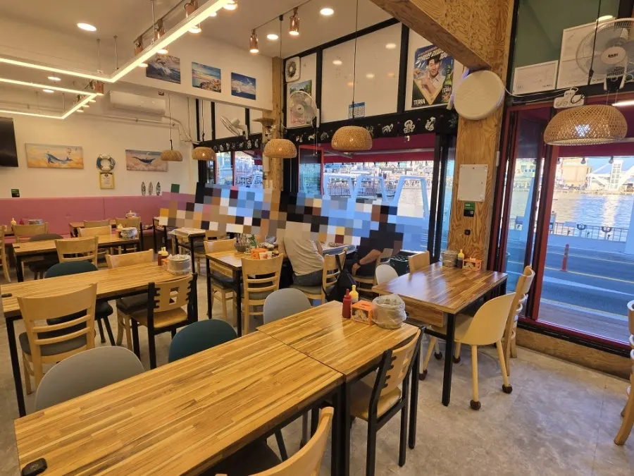 팔팔회센타 속초대포항시장점 내부와 메뉴