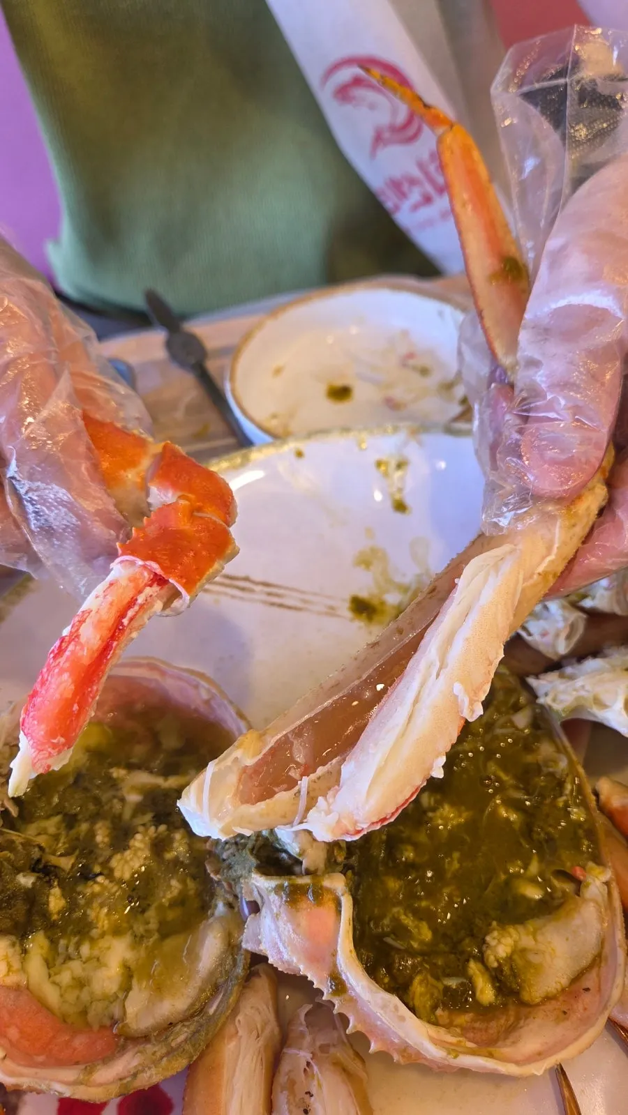 대게 두 마리 한 상 차림