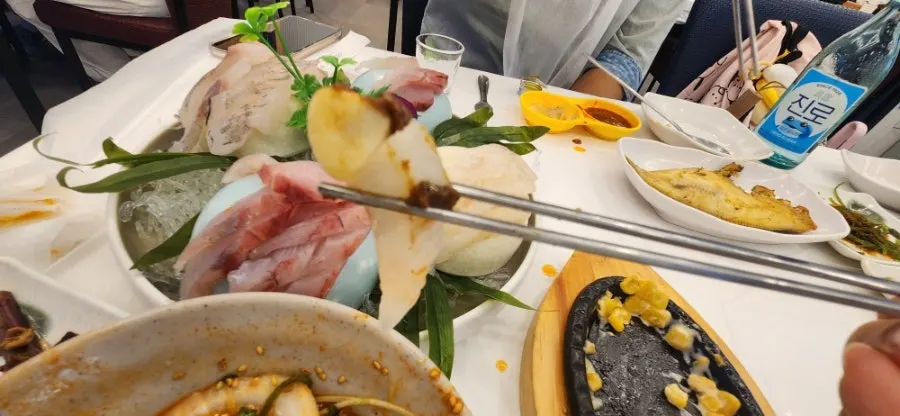 Assorted sashimi platter of rockfish, flounder, and red seabream