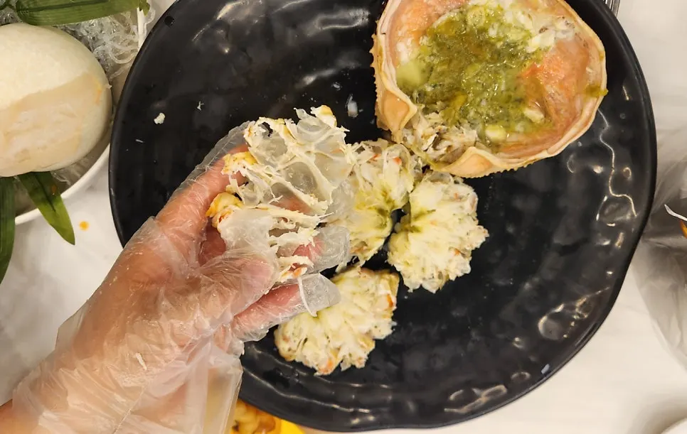 Pre-cut snow crab claw meat