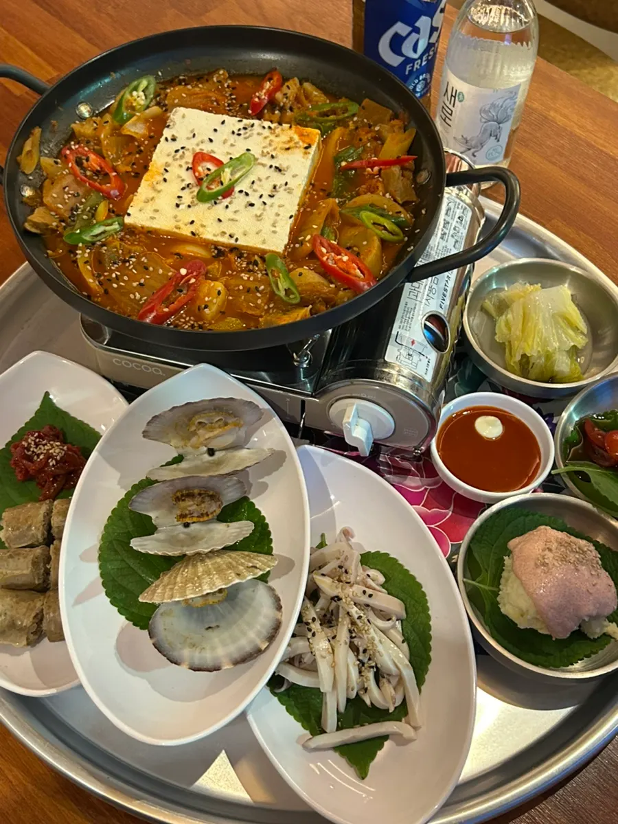 Closing shot of Seo Jubang, a bar near Sokcho