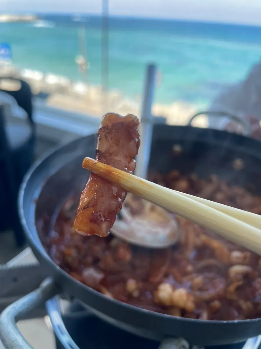 탱글탱글한 낙지 한 점