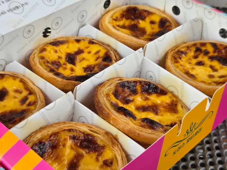 Six original egg tarts