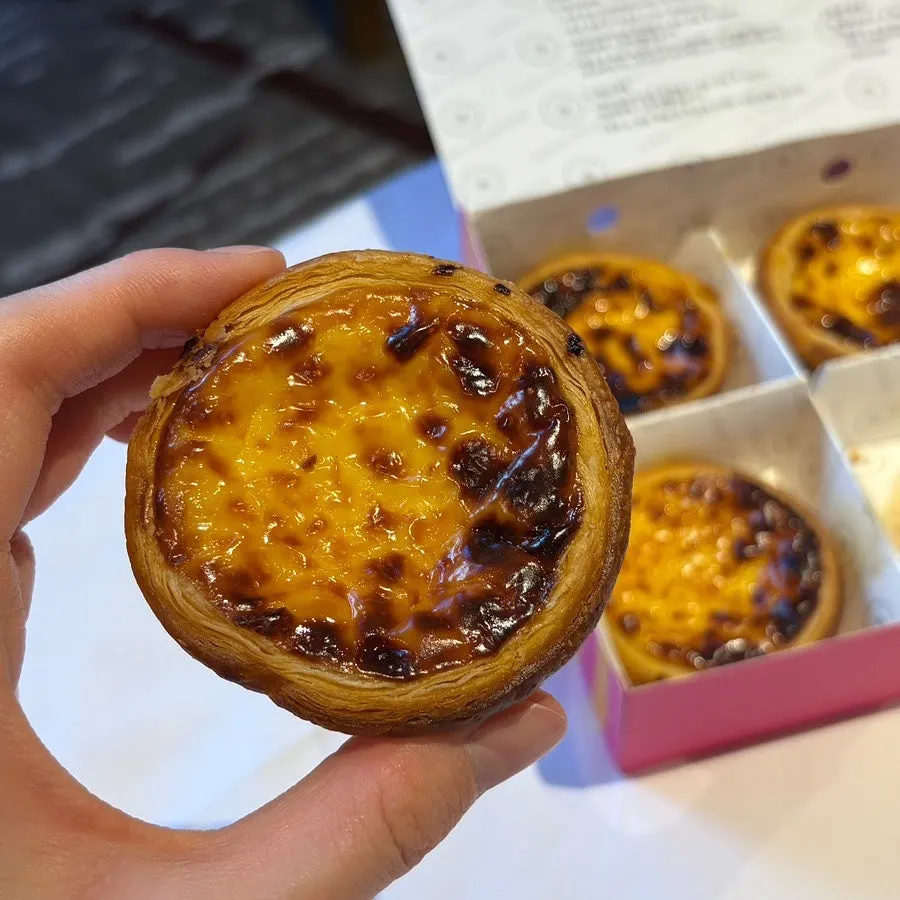 A single cream cheese egg tart