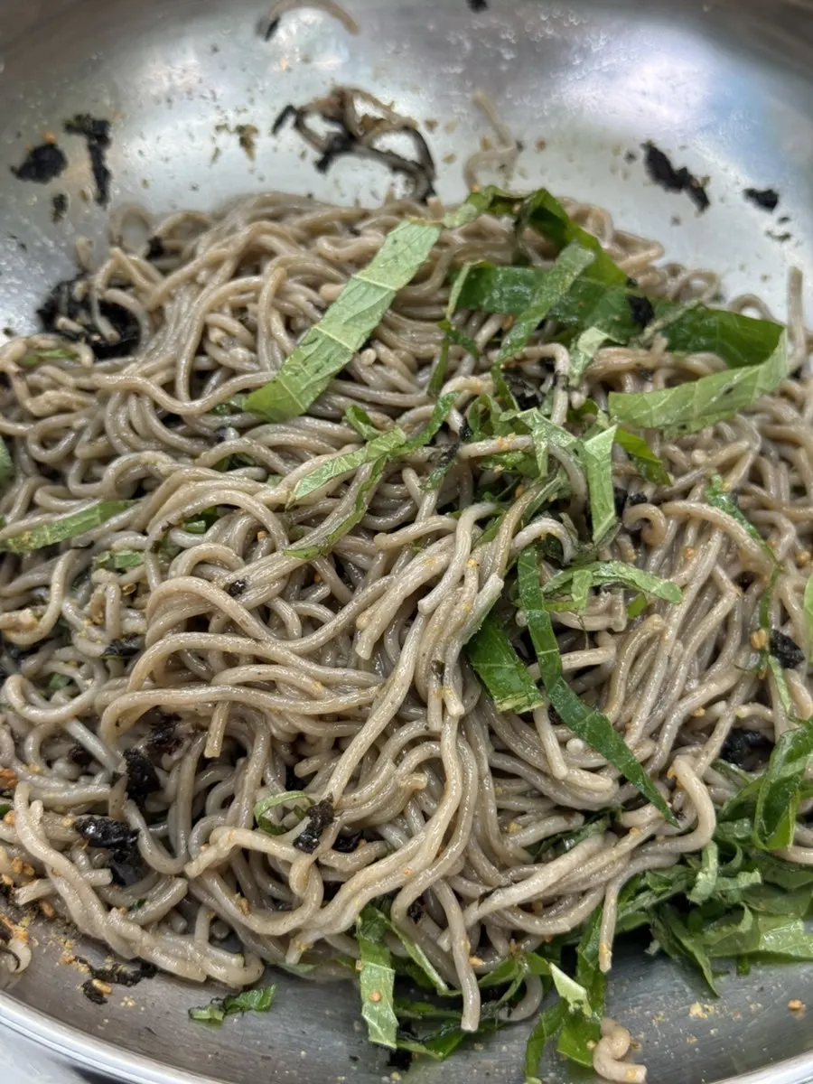 香ばしいえごま油そばのドゥルメマッ
