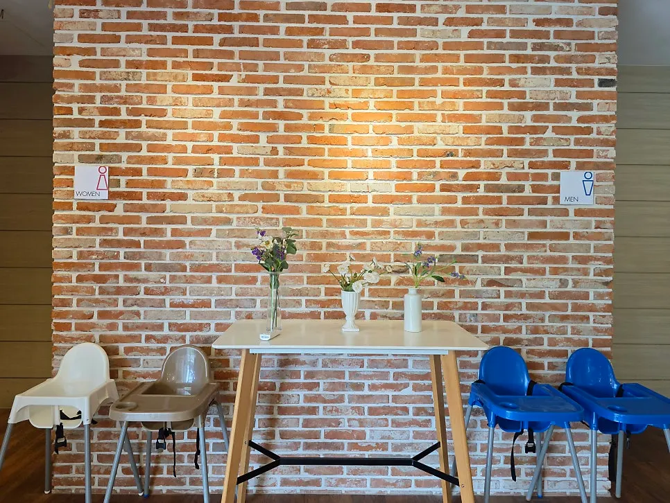 Space near Sokcho Geu Badaro's indoor restroom
