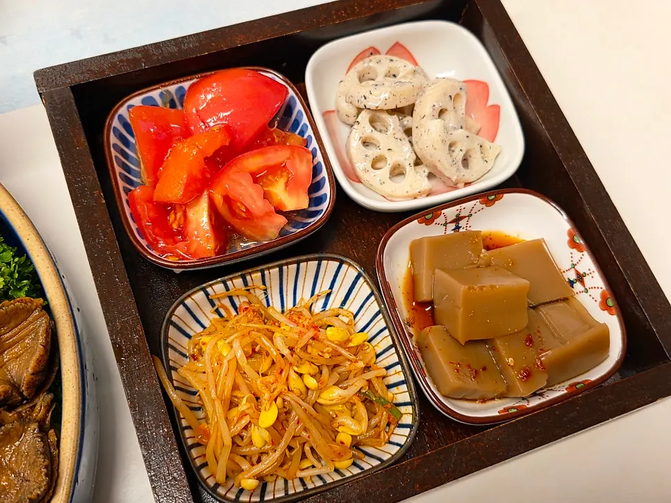 Tomato side dish drizzled with yuzu sauce