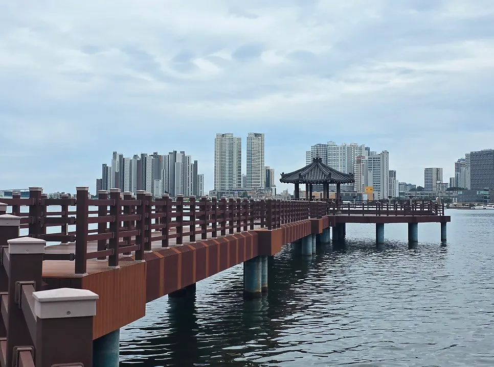 View of Cheongcho Lake Park, a 5-minute walk away