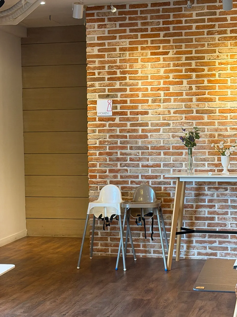 Kids' chairs available at Sokcho Geu Badaro