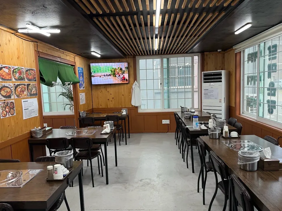 Cozy interior of Gwandongjip