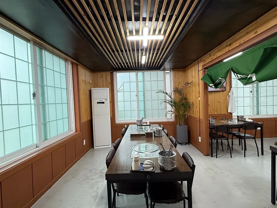 Private group room inside Gwandongjip