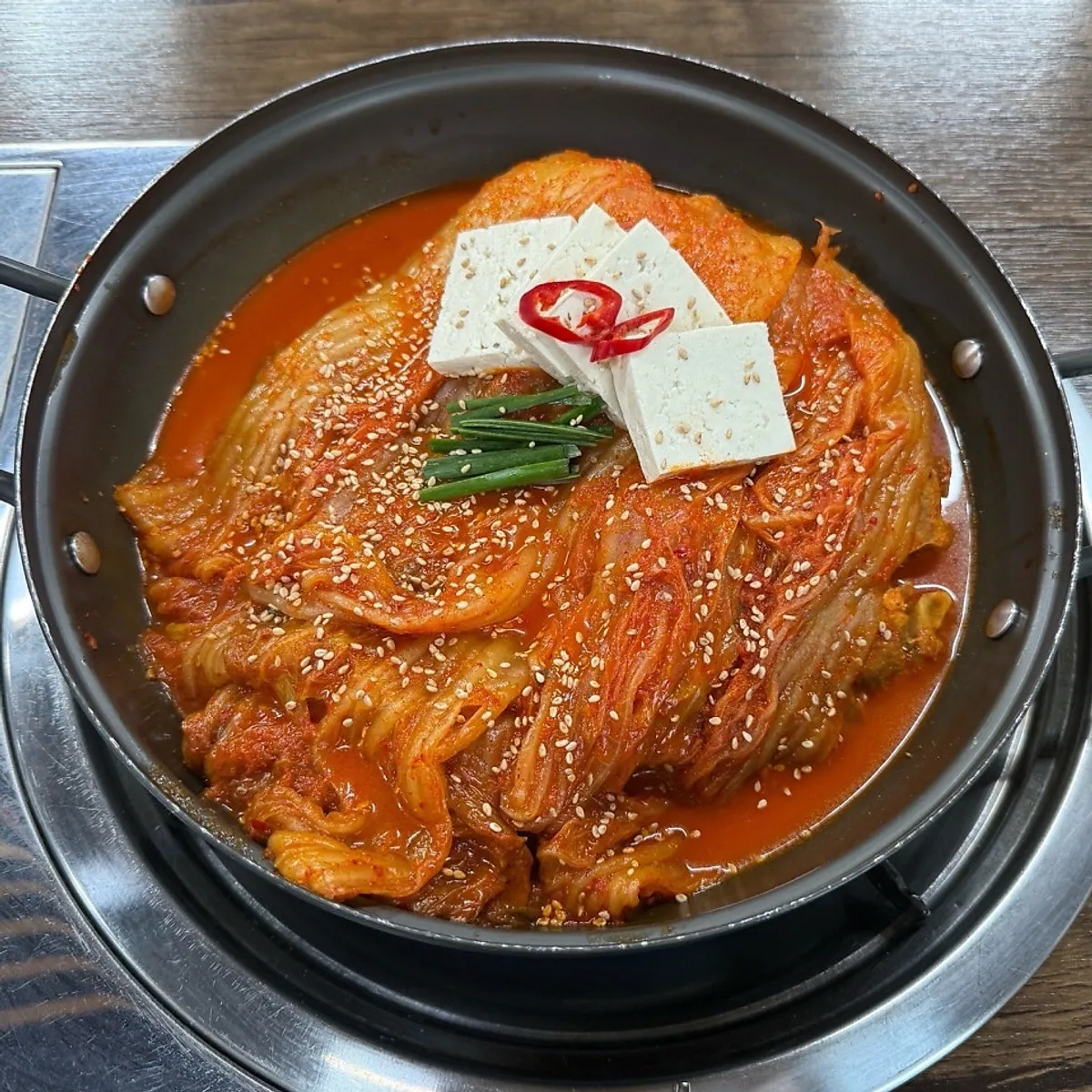 Steaming mukeunji-ppyeojjim spread at Gwandongjip